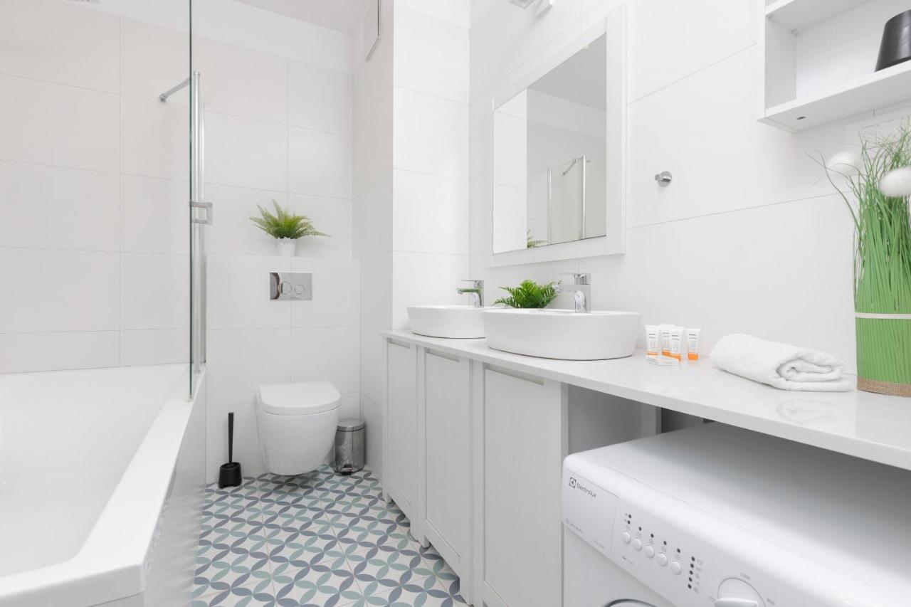 Warsaw Apartment Sierakowskiego By Noclegi Renters Esterno foto